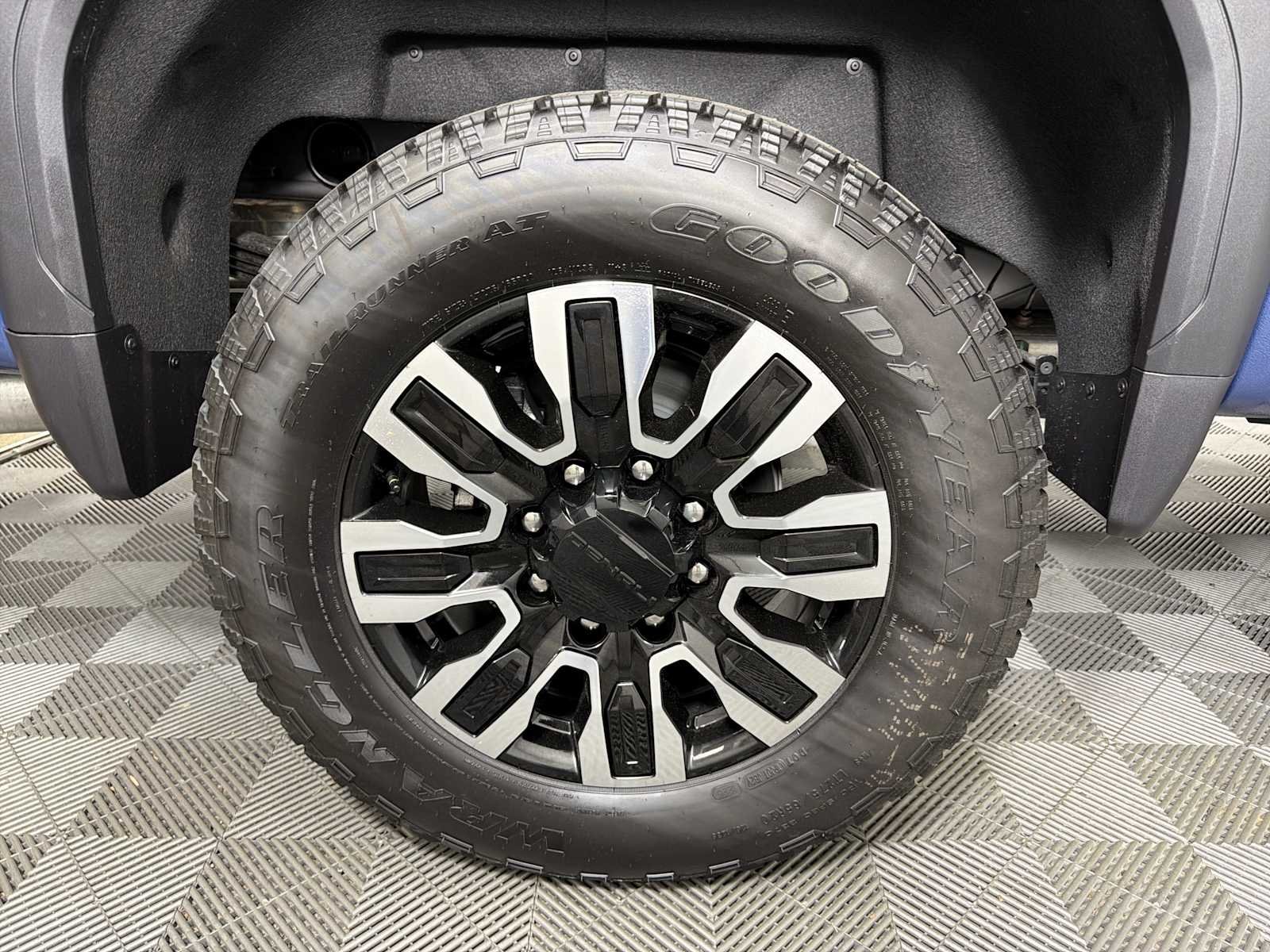 2026 GMC Sierra 2500HD Denali Ultimate - Photo 16
