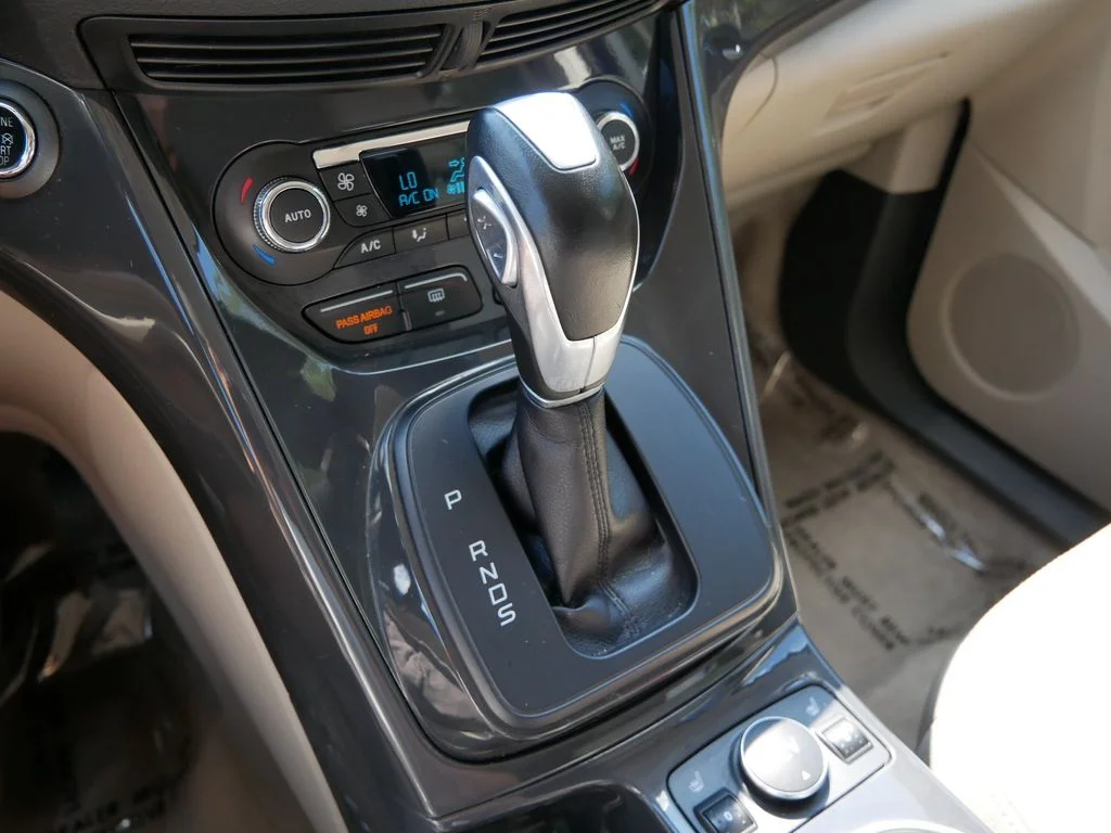 Used 2015 Blue Ford Titanium image 23