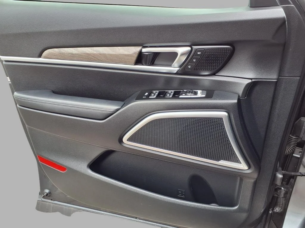 Used 2022 Gray Kia SX image 22