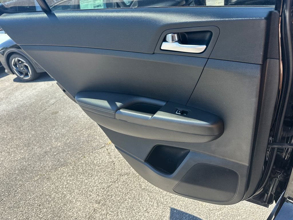 Used 2019 Red Kia LX image 21