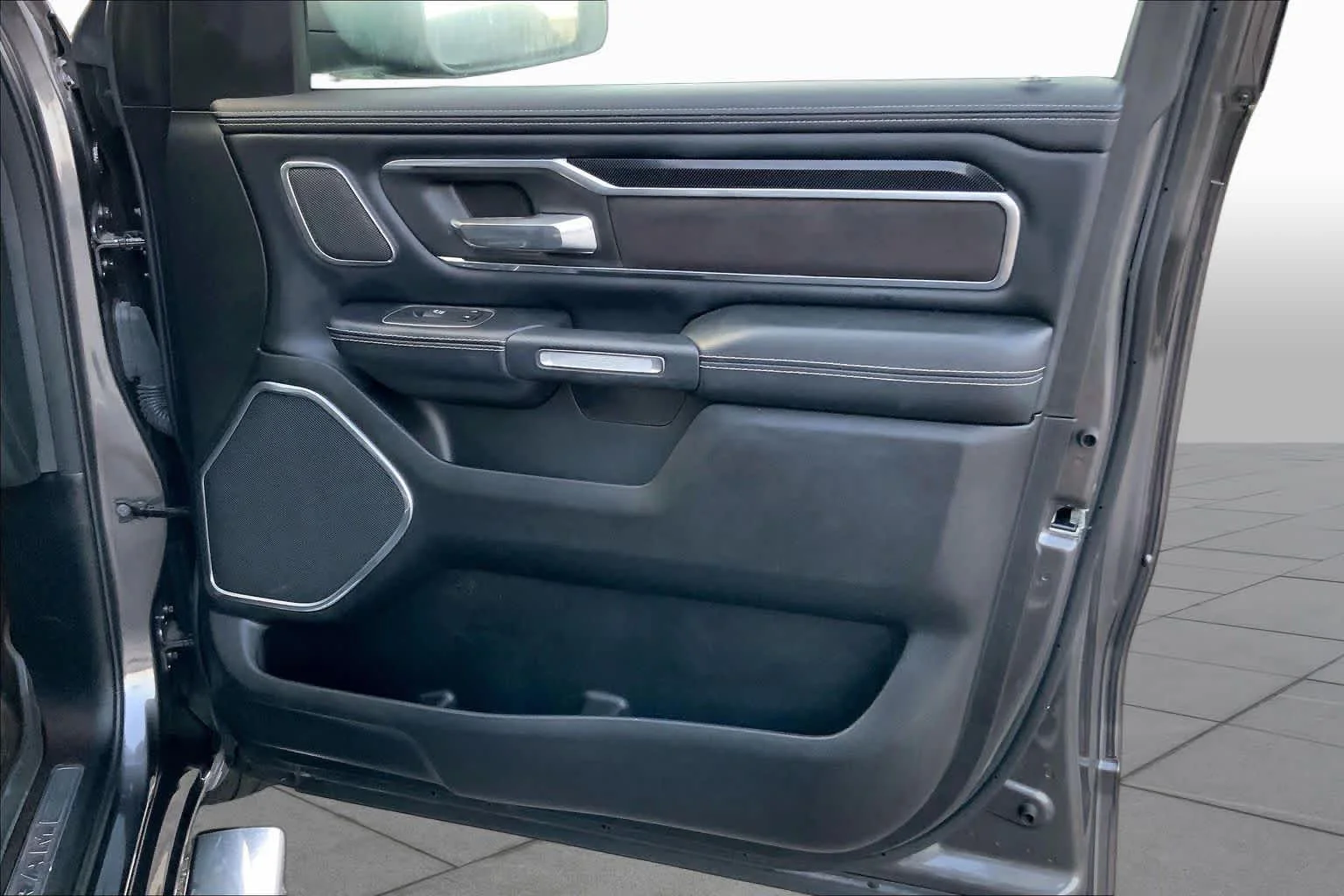 Used 2022 Granite Crystal Metallic Clearcoat Ram Laramie image 20