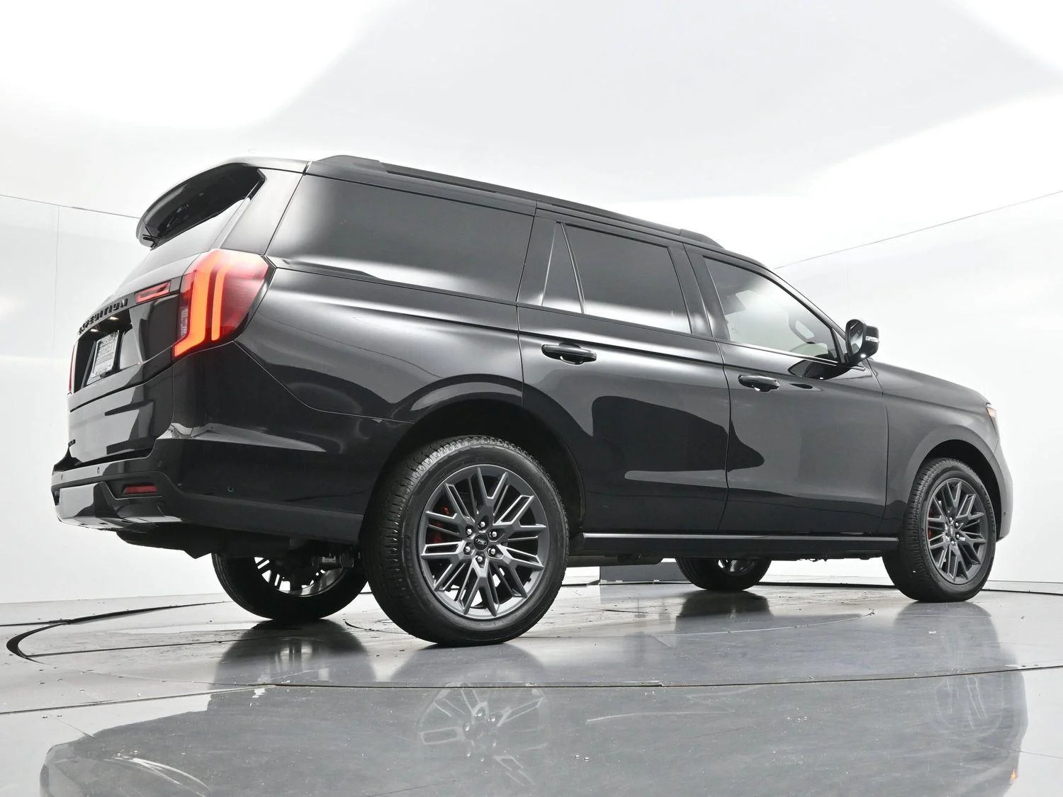 Used 2025 Black Ford Platinum image 65