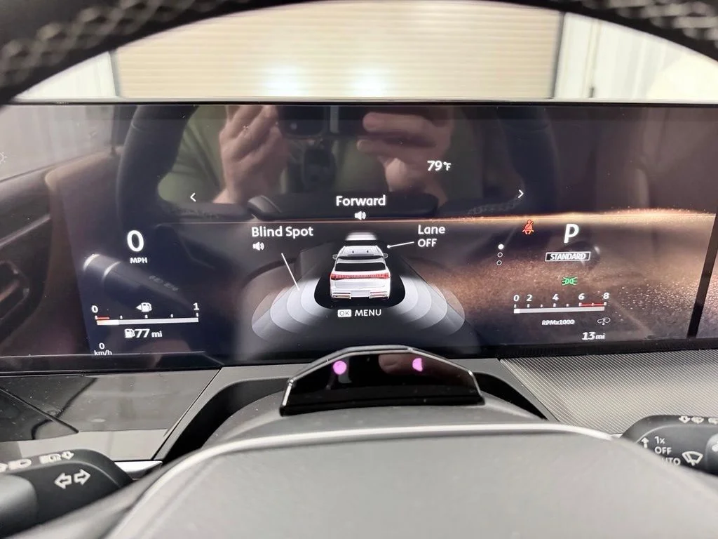 New 2027 RADIANT WHITE INFINITI Luxe 2WD image 21