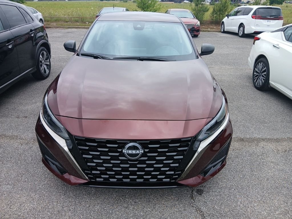 2024 Nissan Altima's photo