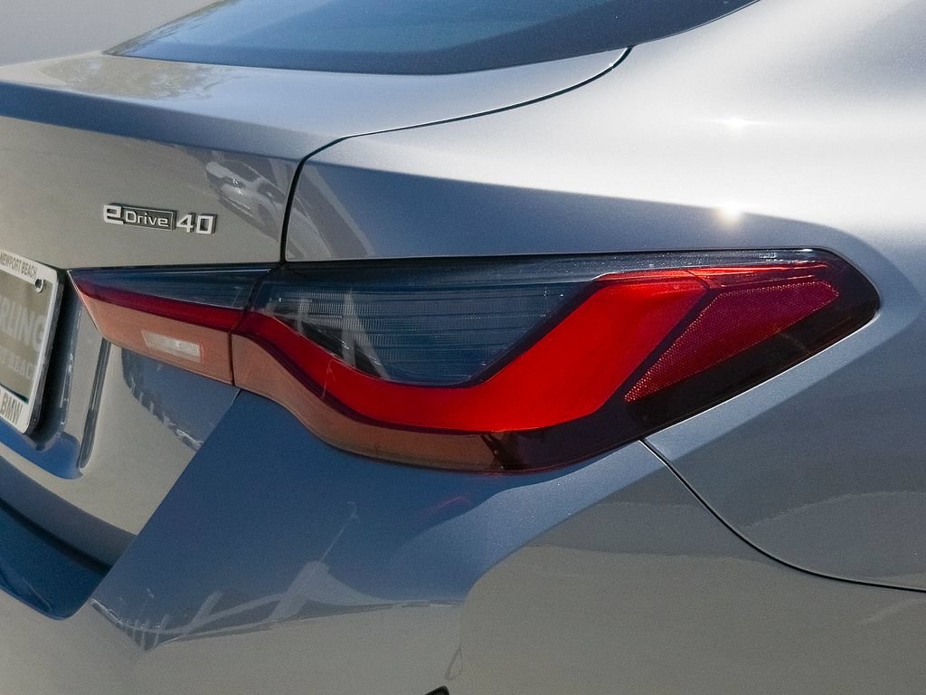 New 2026 Skyscraper Grey Metallic BMW eDrive40 image 5