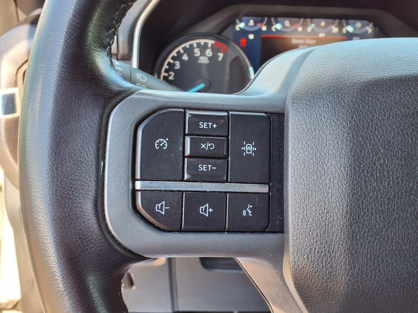 Used 2023 Avalanche Ford XLT image 24