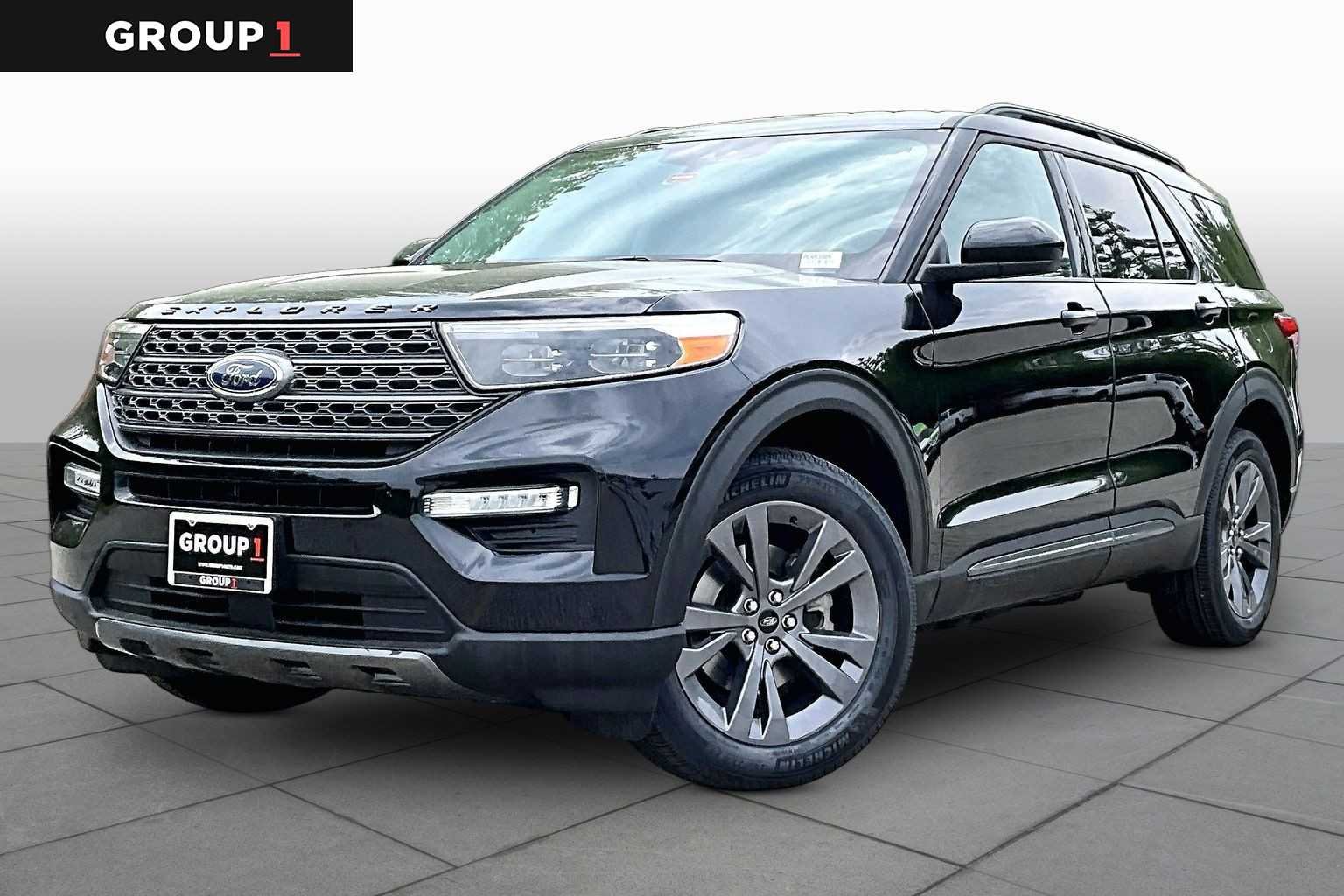 2023 Ford Explorer XLT 4WD's photo