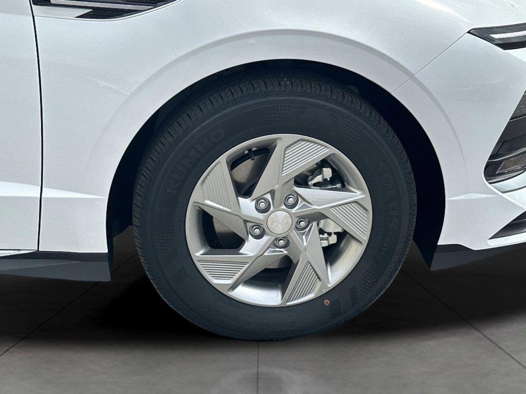 New 2026 Serenity White Hyundai SE image 7
