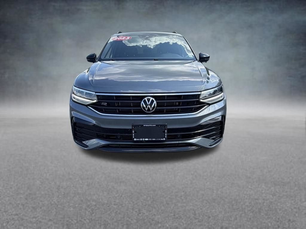 Used 2023 Gray Volkswagen 2.0T SE R-Line Black image 9