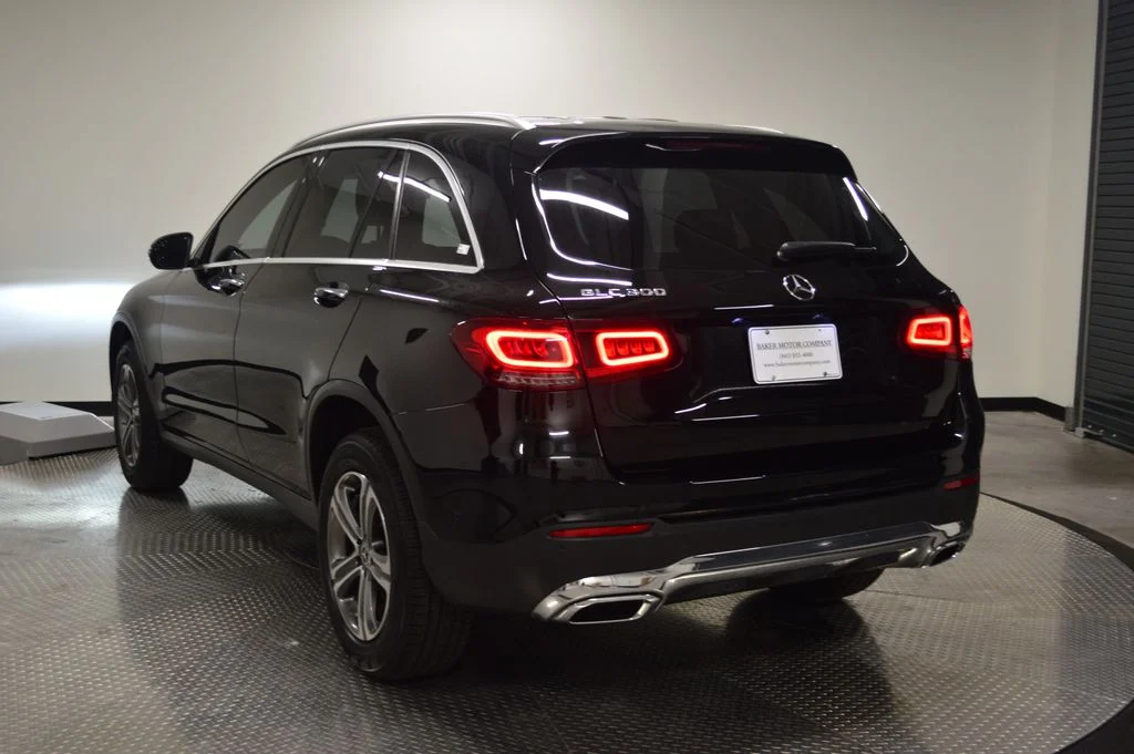 Used 2022 Black Mercedes-Benz GLC 300 image 3