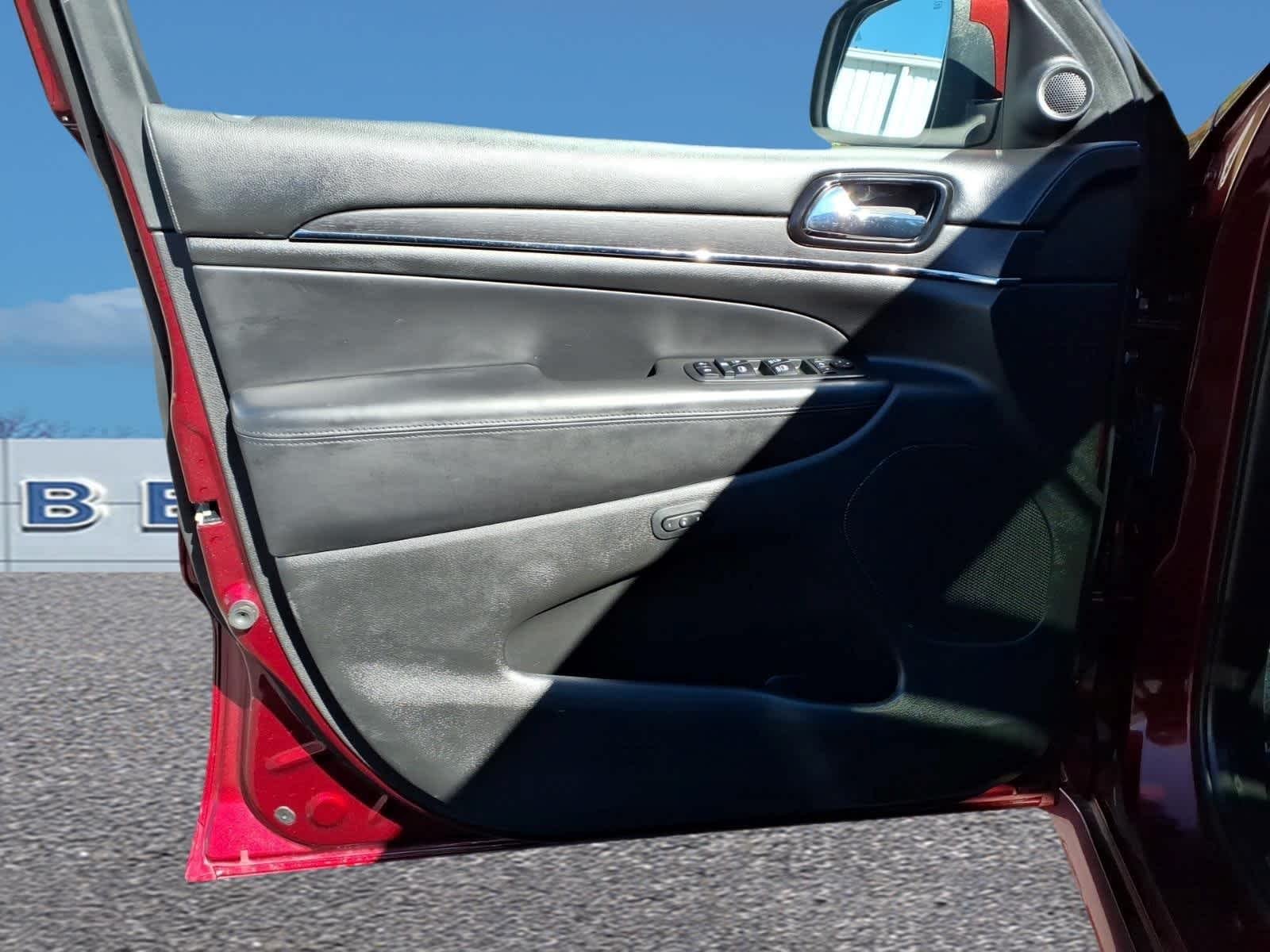 Used 2021 Velvet Red Pearlcoat Jeep High Altitude image 11