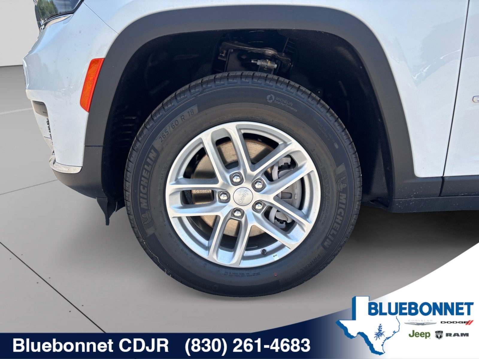 New 2026 Bright White Clear-Coat Exterior Paint Jeep Laredo image 9