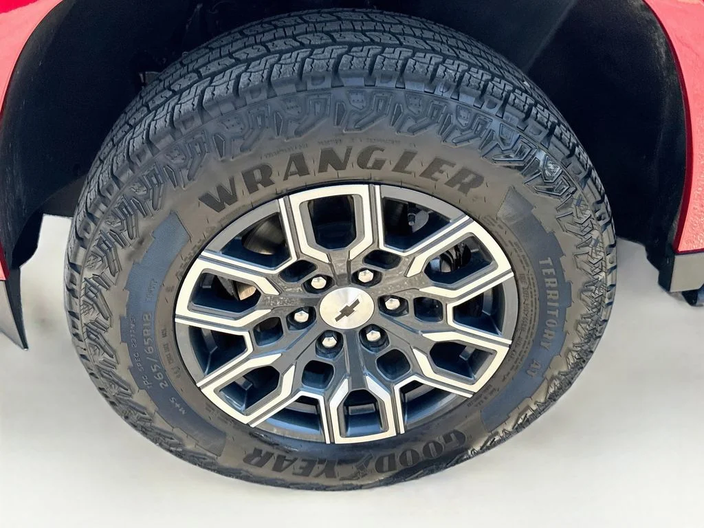 Used 2026 Red Chevrolet Z71 image 39