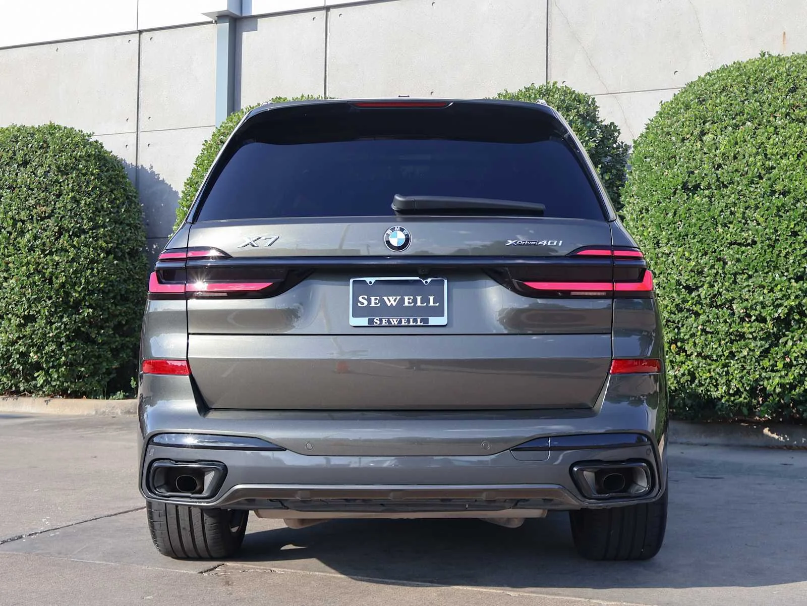 Used 2026 Manhattan Green Metallic BMW xDrive40i image 9
