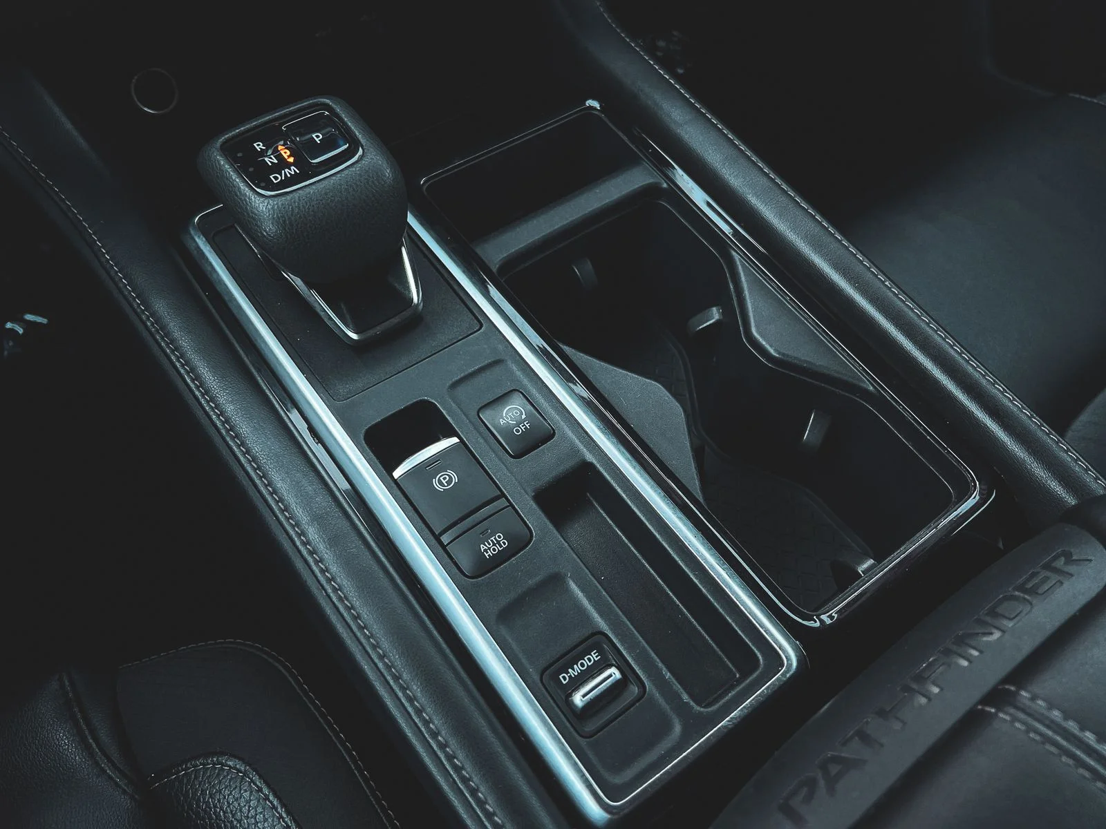 2022 Nissan Pathfinder SL - Photo 28