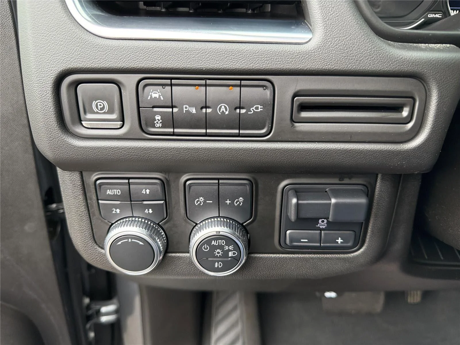 Used 2021 Satin Steel Metallic GMC SLT image 18