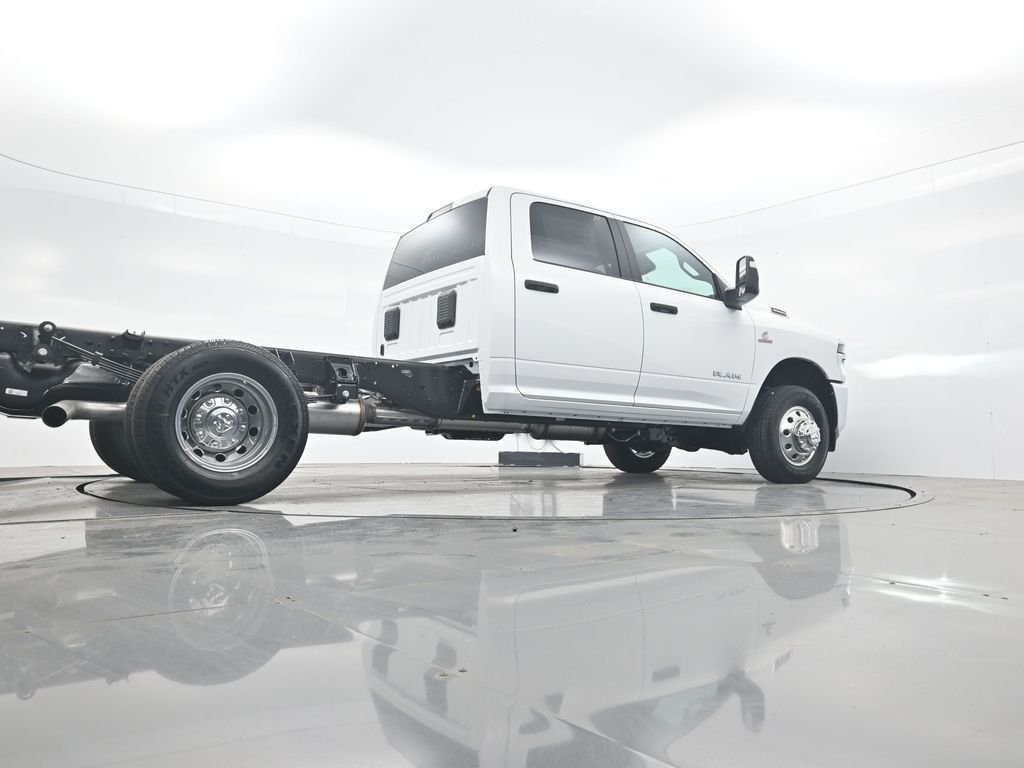 New 2026 Bright White Clearcoat RAM Tradesman image 38