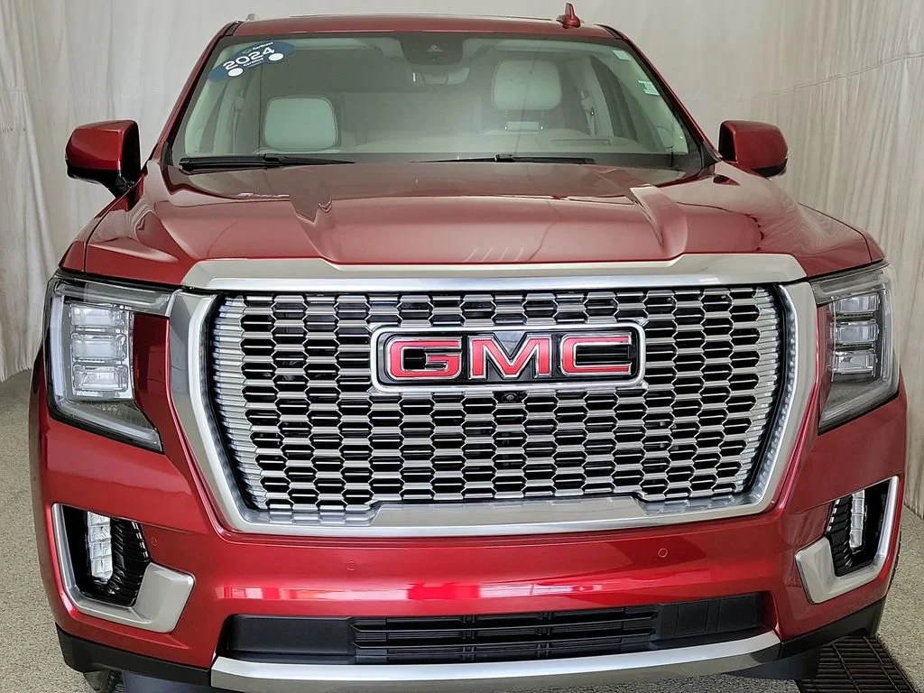 2024 GMC Yukon Denali - Photo 3