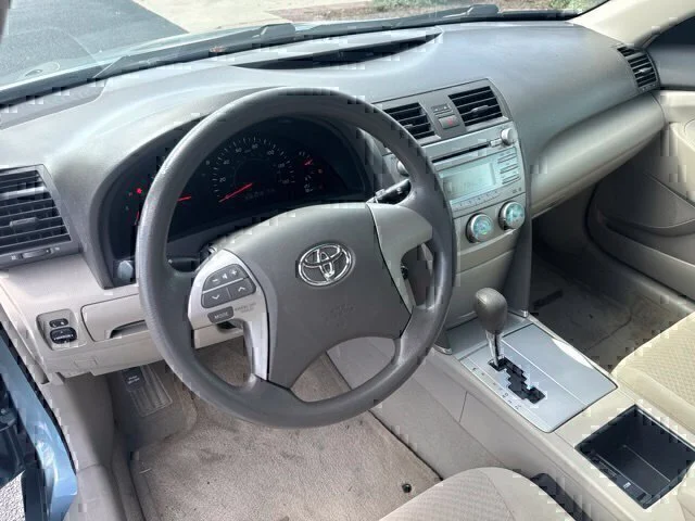 Used 2009 Green Toyota LE image 14
