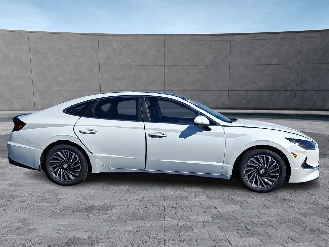 Used 2023 White Hyundai Limited image 7