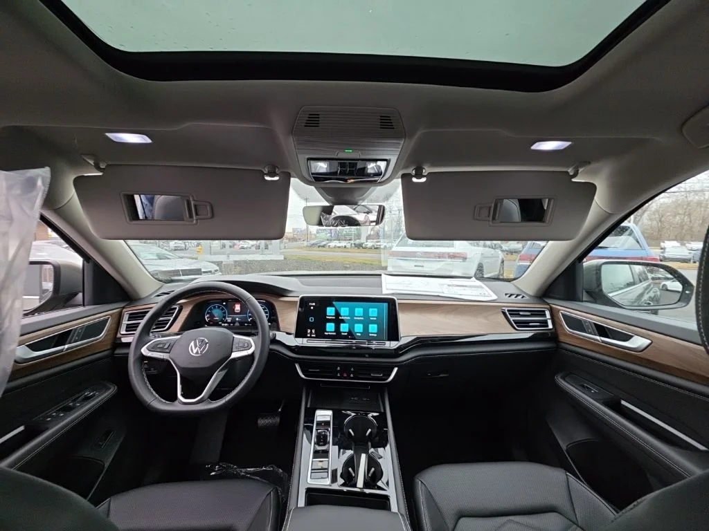 2026 Volkswagen Atlas SE w/Tech - Photo 32