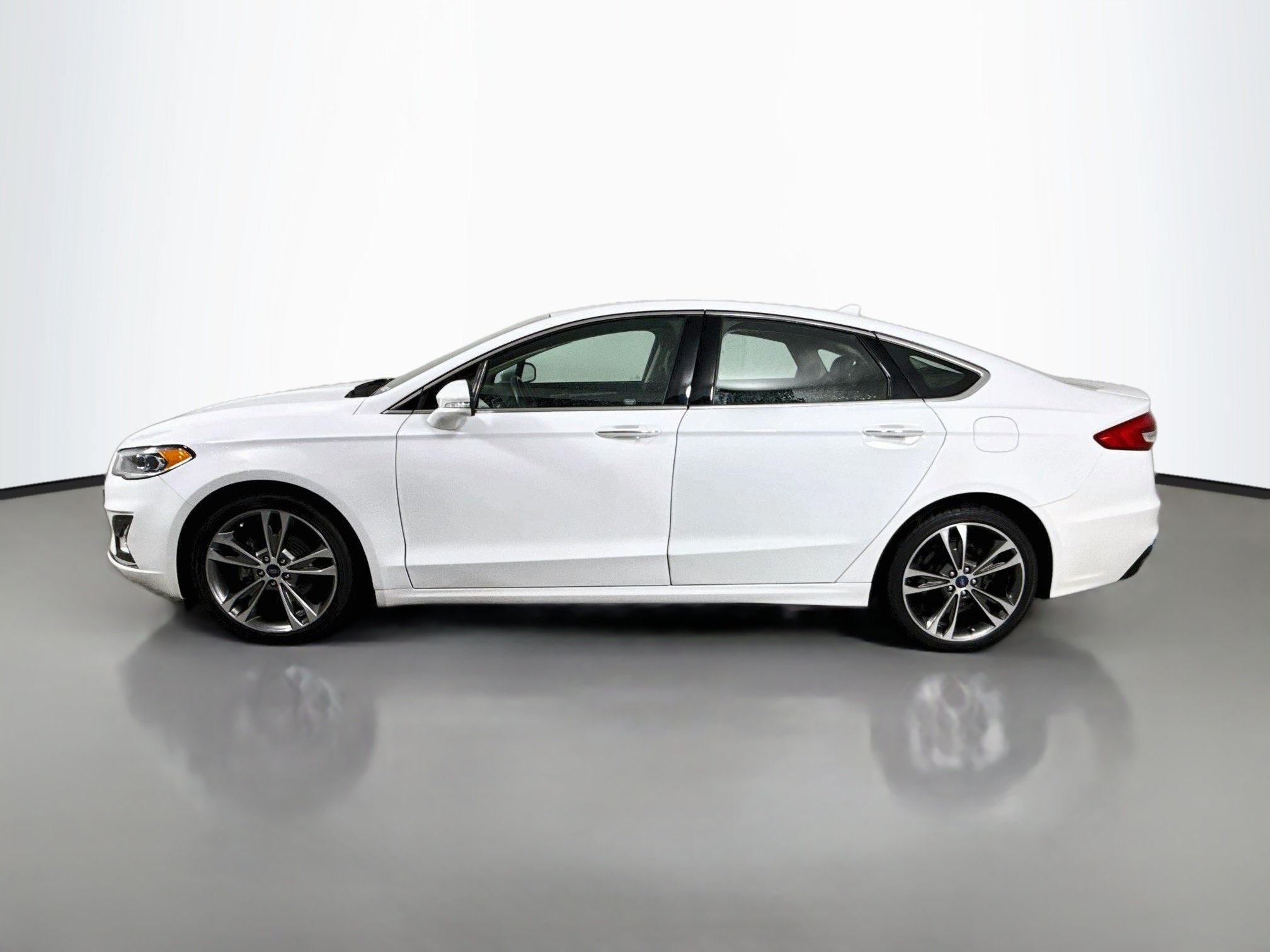 Used 2020 Oxford White Ford Titanium image 4