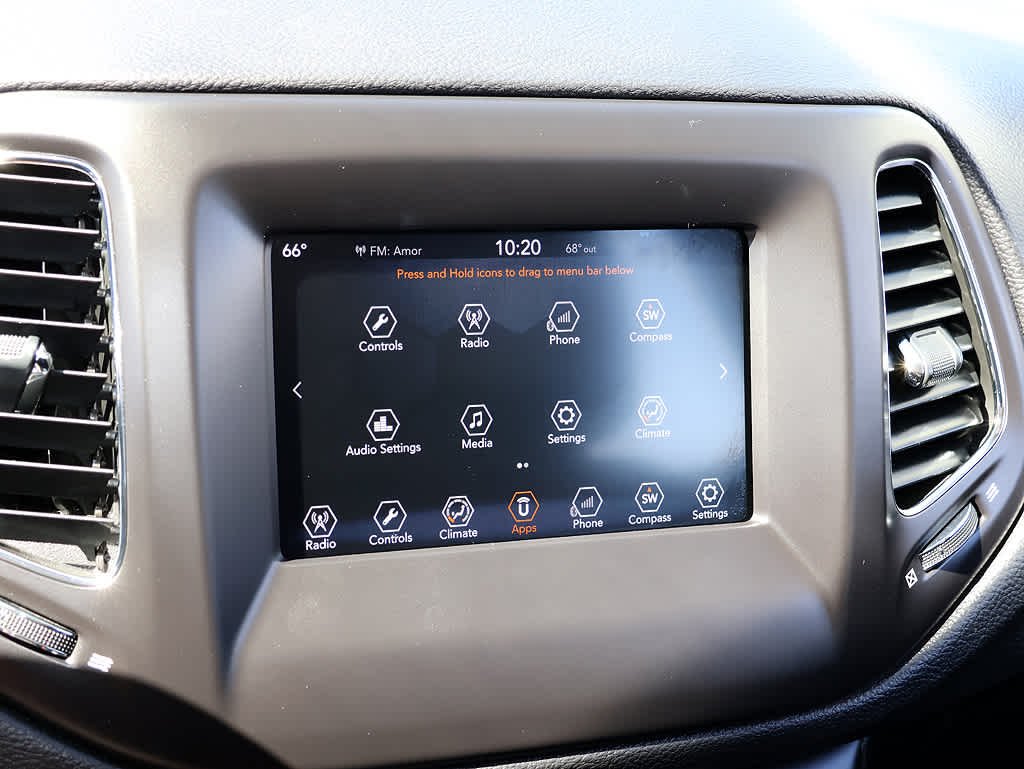 Used 2018 White Clearcoat Jeep Latitude image 16