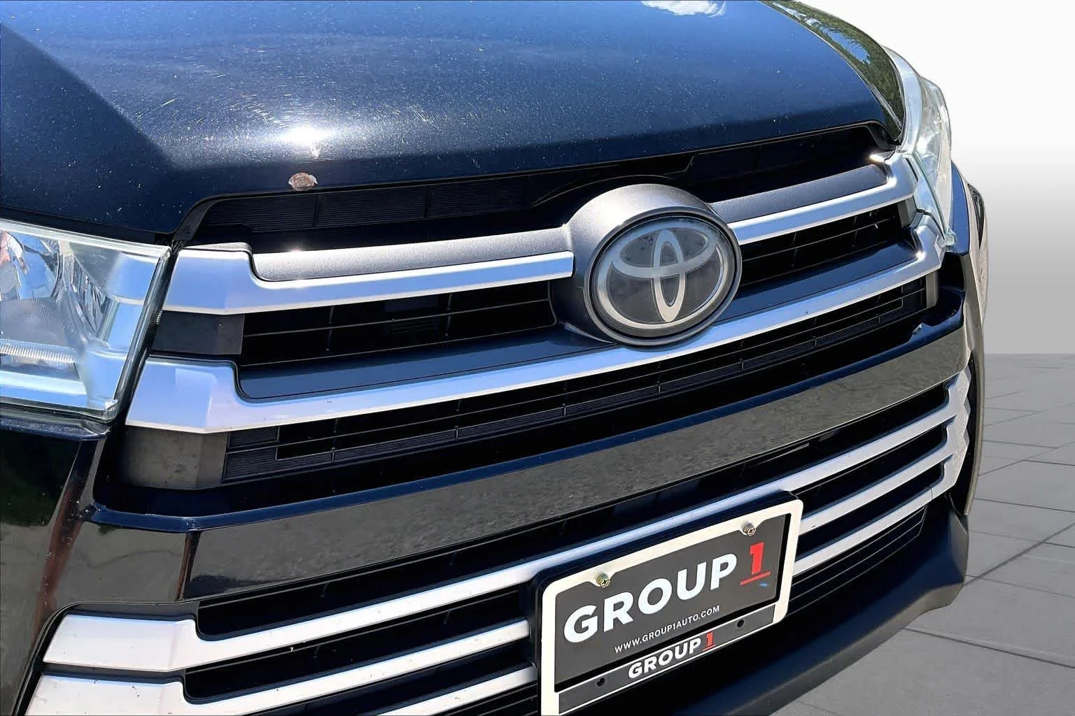 Used 2017 Midnight Black Metallic Toyota XLE image 32