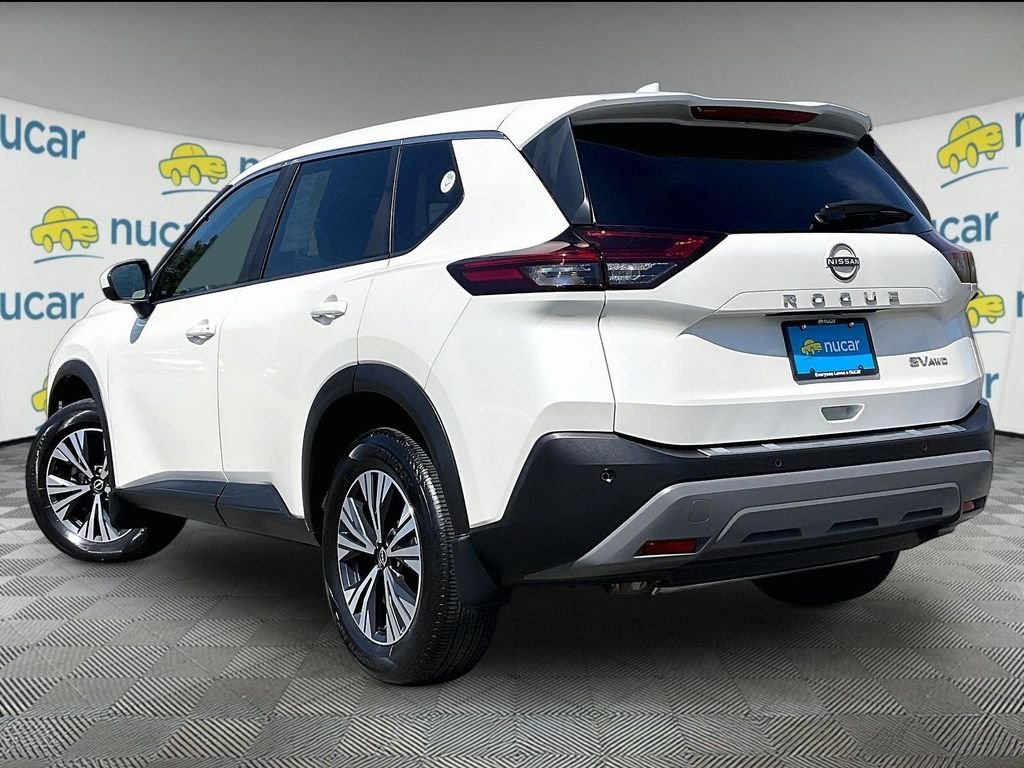 Used 2023 White Nissan SV image 4