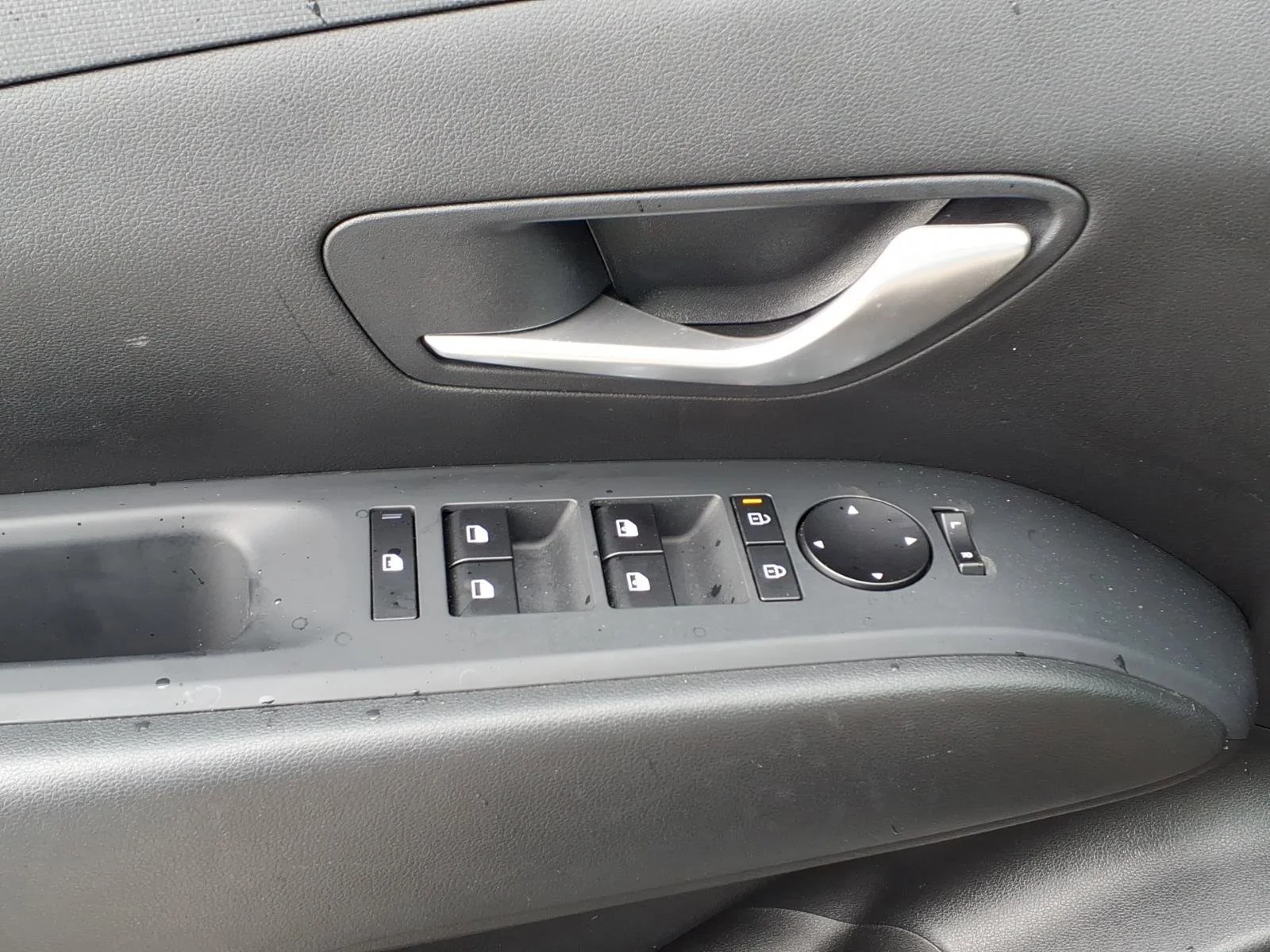 Used 2025 Serenity White Pearl Hyundai SEL Convenience image 25