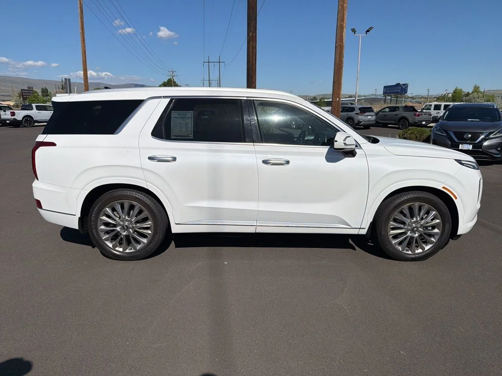 Used 2020 Hyper White Hyundai Limited image 3