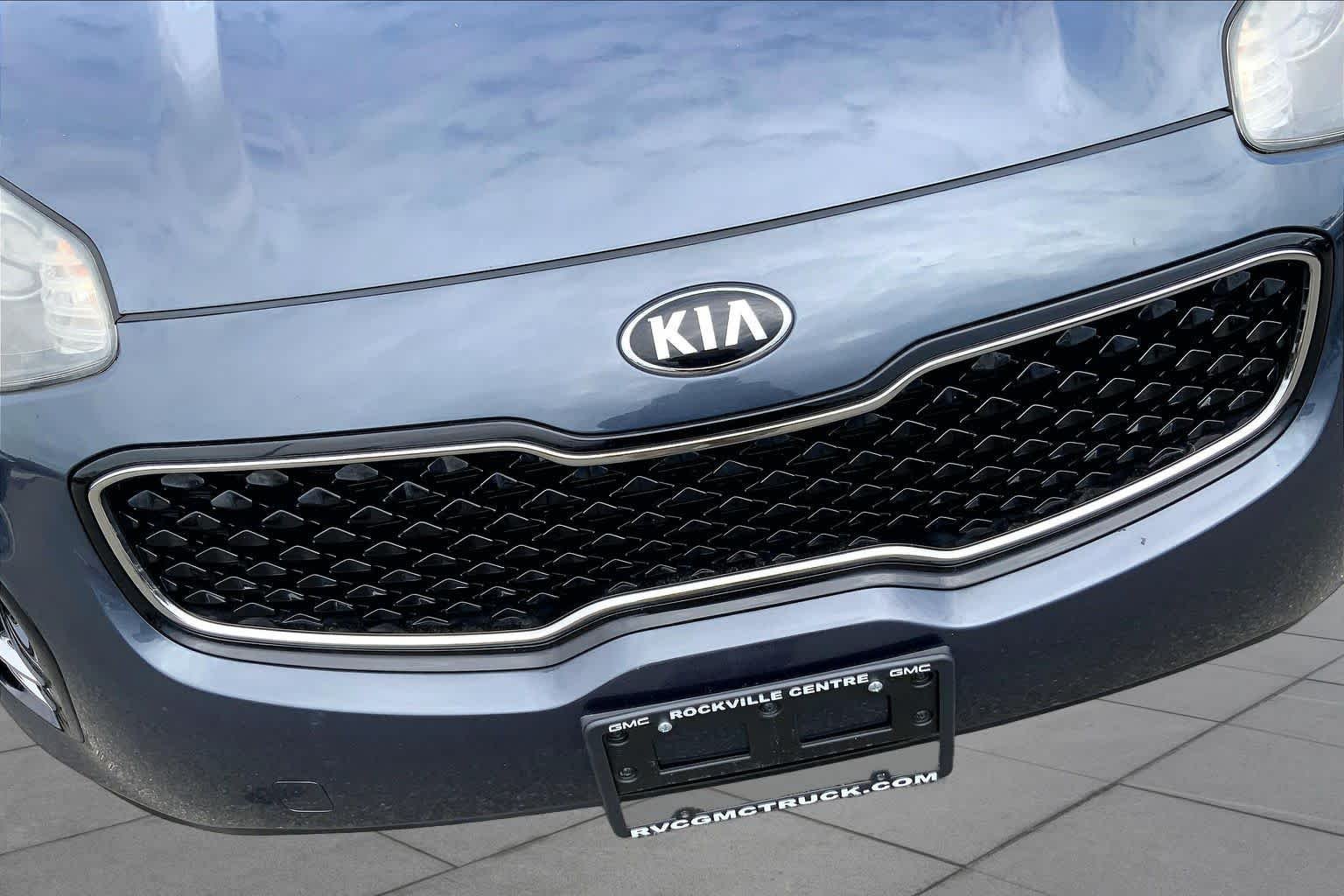 Used 2019 Pacific Blue Kia LX image 31