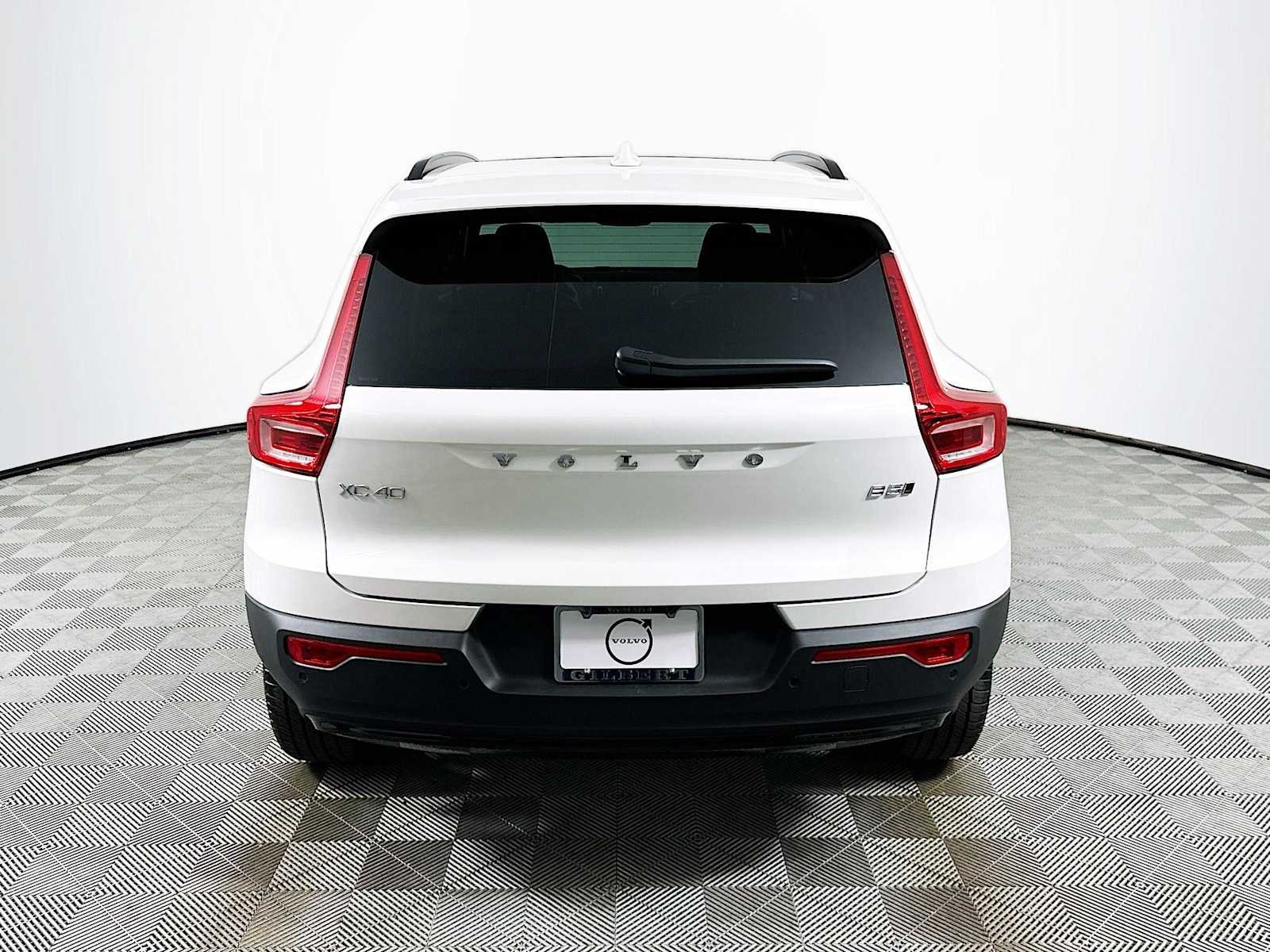 New 2026 Crystal White Volvo Core image 6