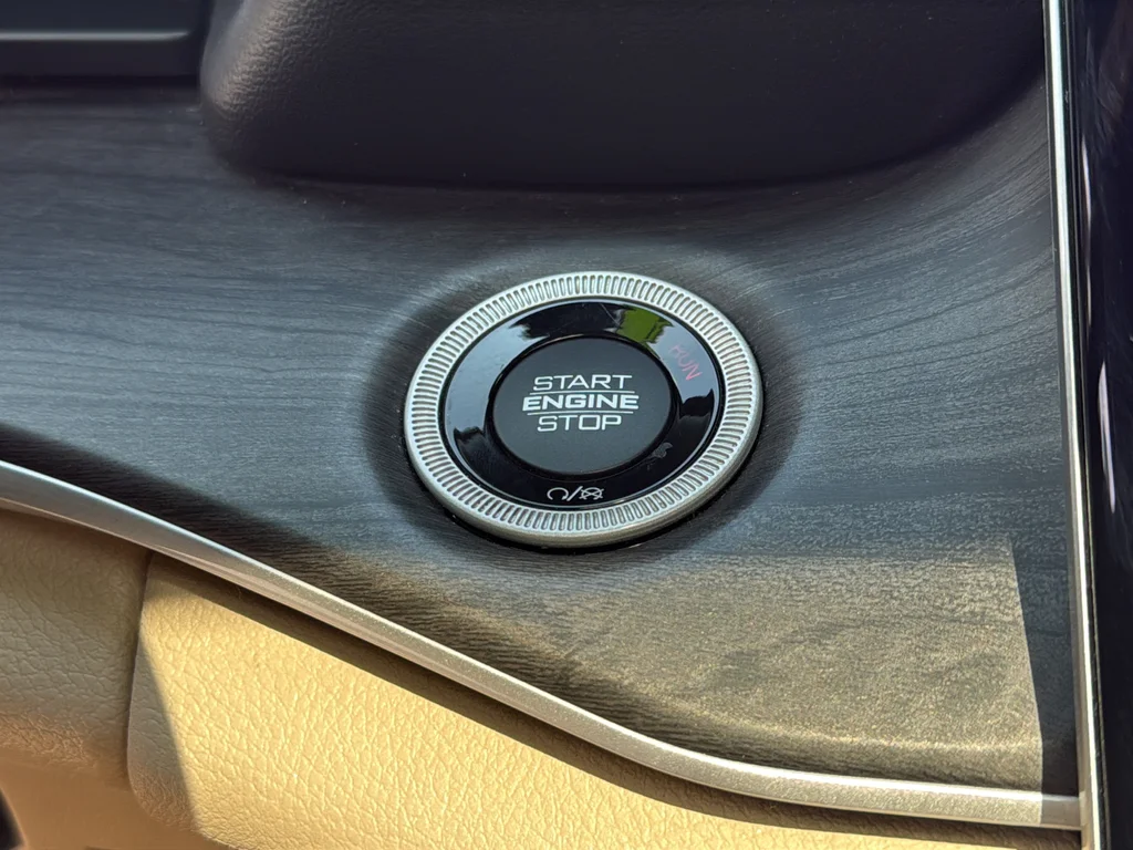 Used 2023 White Jeep Limited image 29