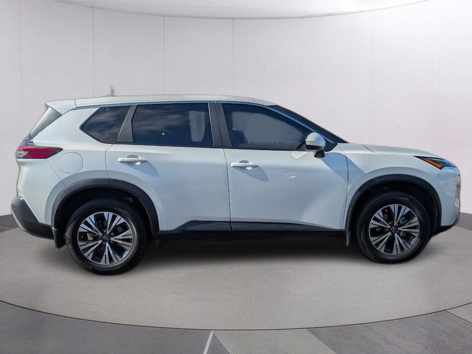 Used 2023 Pearl White Tricoat Nissan SV image 6