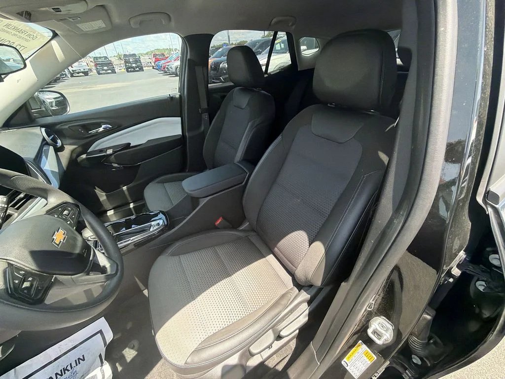 Used 2025 Black Chevrolet LT image 17
