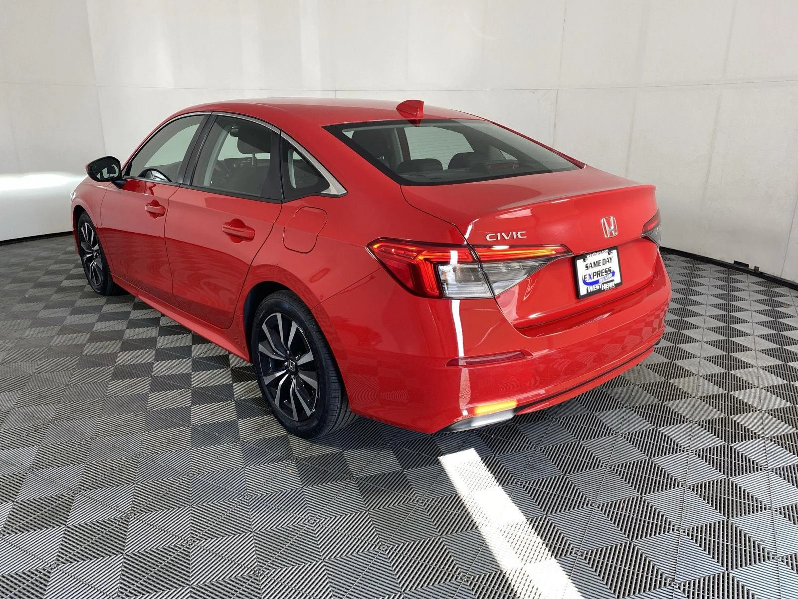 Used 2024 Rallye Red Honda EX image 5