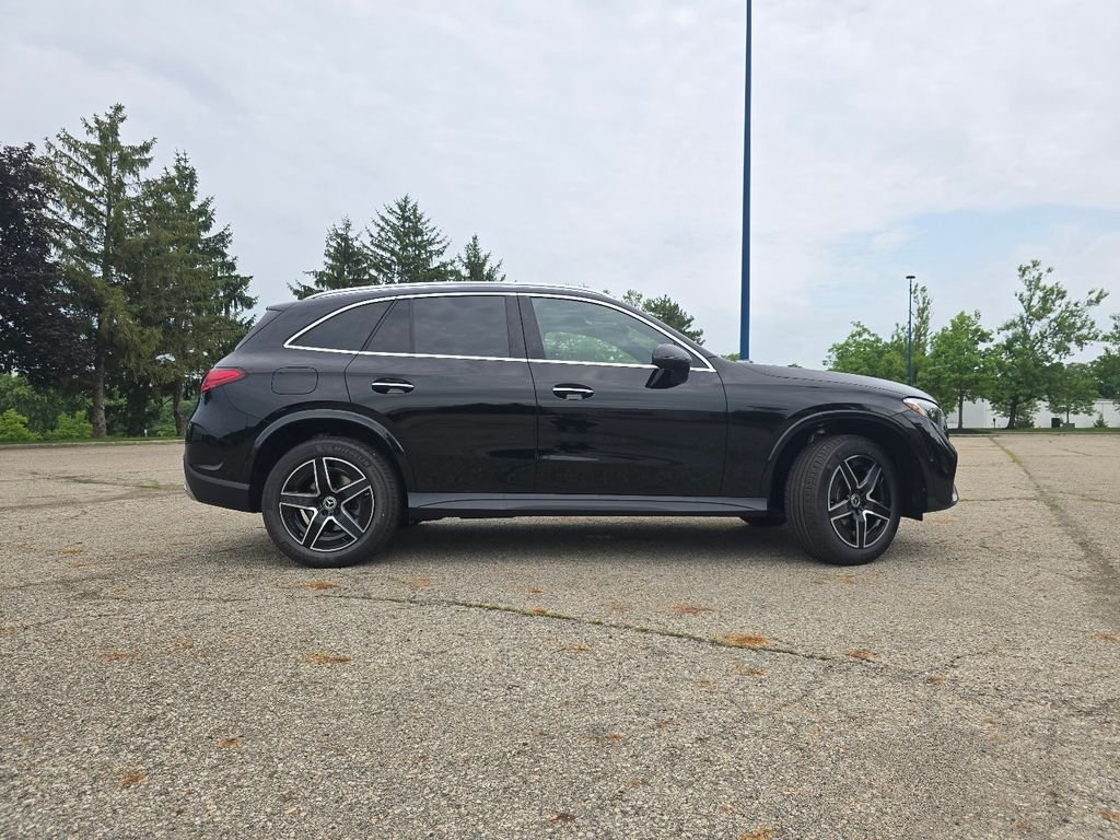 New 2026 Black Mercedes-Benz GLC 300 image 17