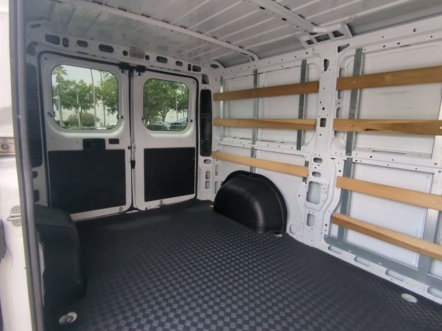 Used 2025 White Ram Base image 15