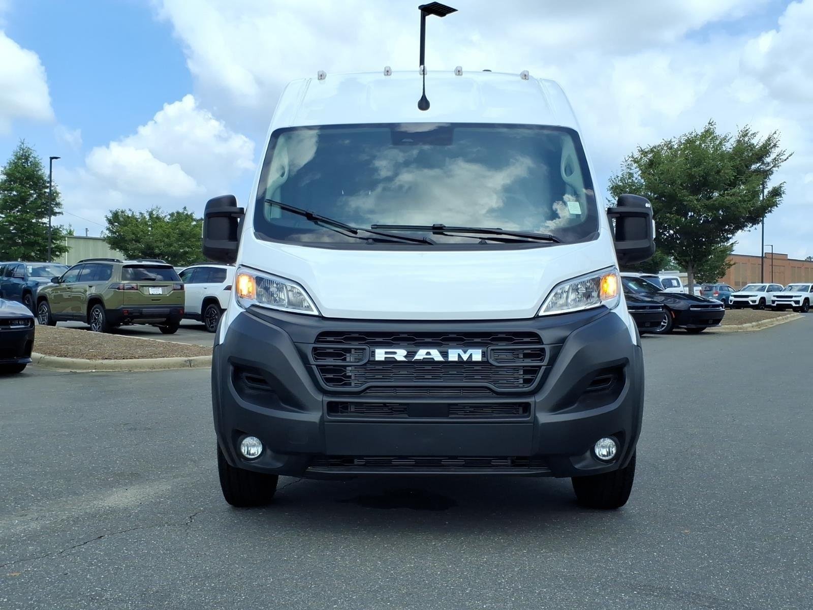 New 2026 Bright White Clear-Coat Exterior Paint RAM Tradesman image 13