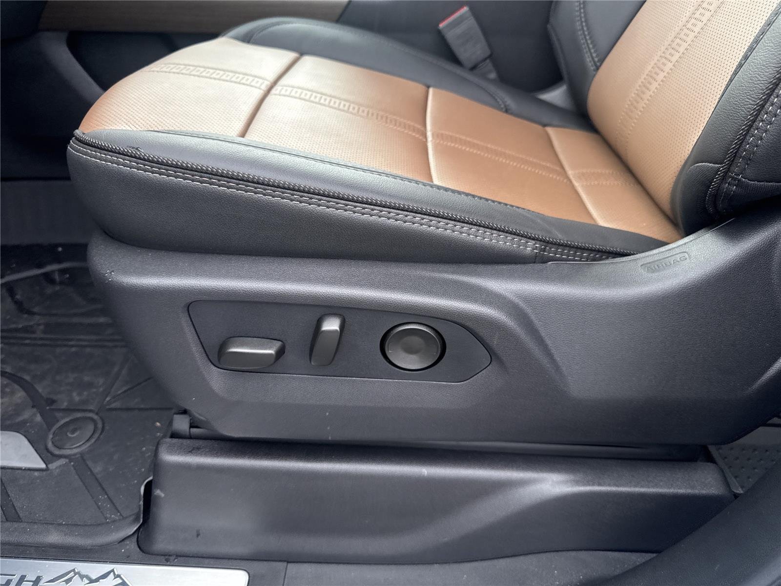 2026 Chevrolet Silverado 1500 High Country - Photo 12
