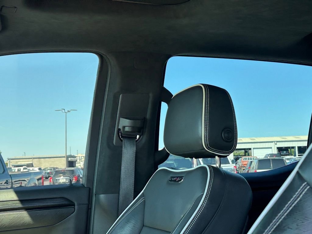 Used 2023 White GMC AT4X image 13