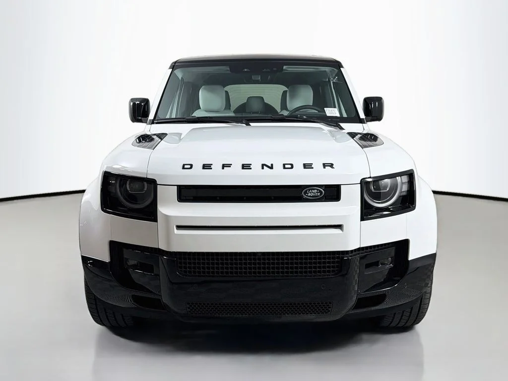 2026 Land Rover Defender X-Dynamic SE - Photo 2