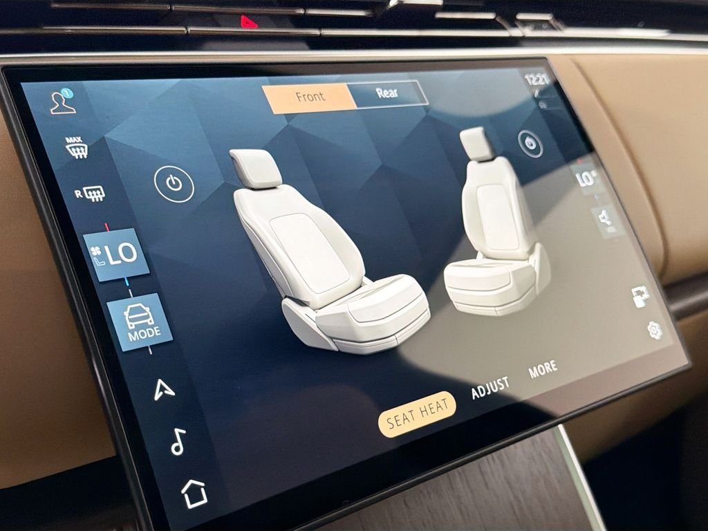 New 2026 Fuji White Land Rover SE image 21
