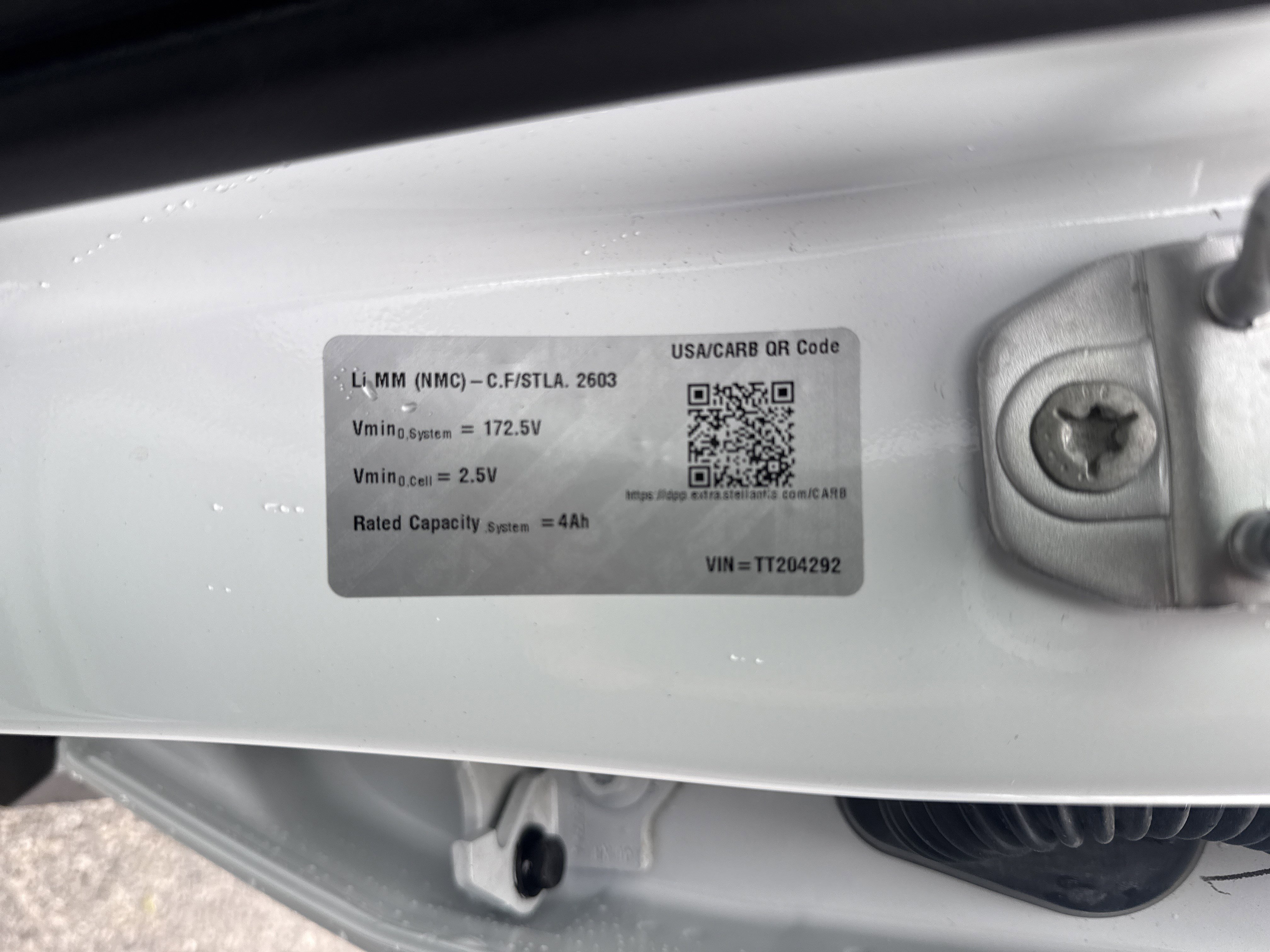 New 2026 Bright White Clear-Coat Exterior Paint Jeep Overland image 35