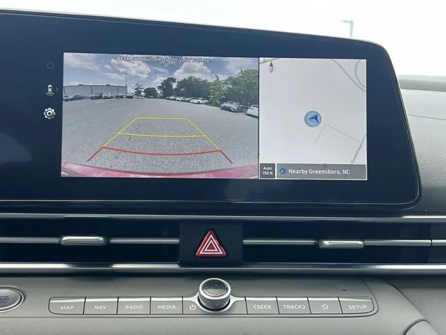Used 2025 Red Hyundai SEL Sport image 18