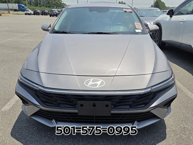 Used 2024 Silver Hyundai Blue image 7