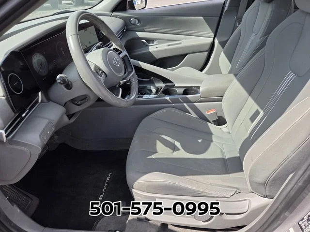 Used 2023 Silver Hyundai SEL image 9