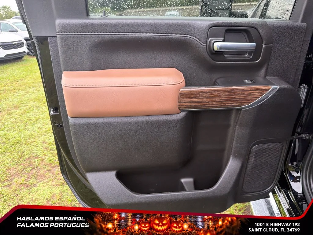 Used 2023 Black Chevrolet High Country image 24