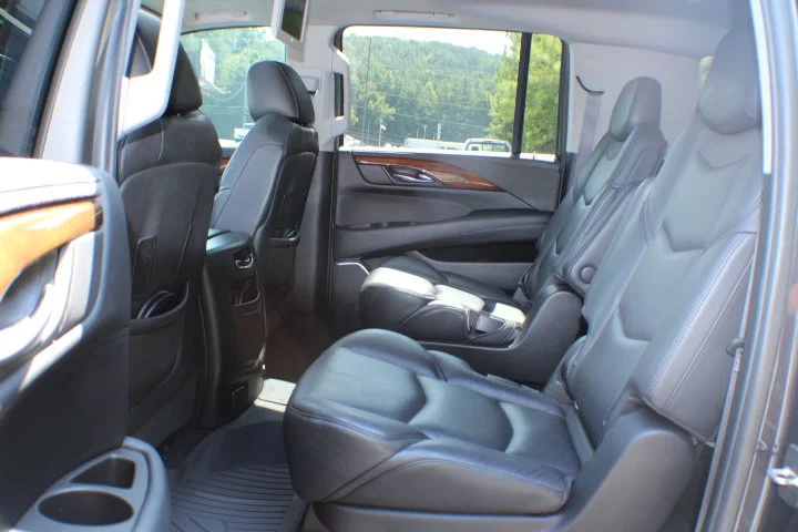 Used 2016 DARK GRANITE METALLIC Cadillac Premium Collection image 15